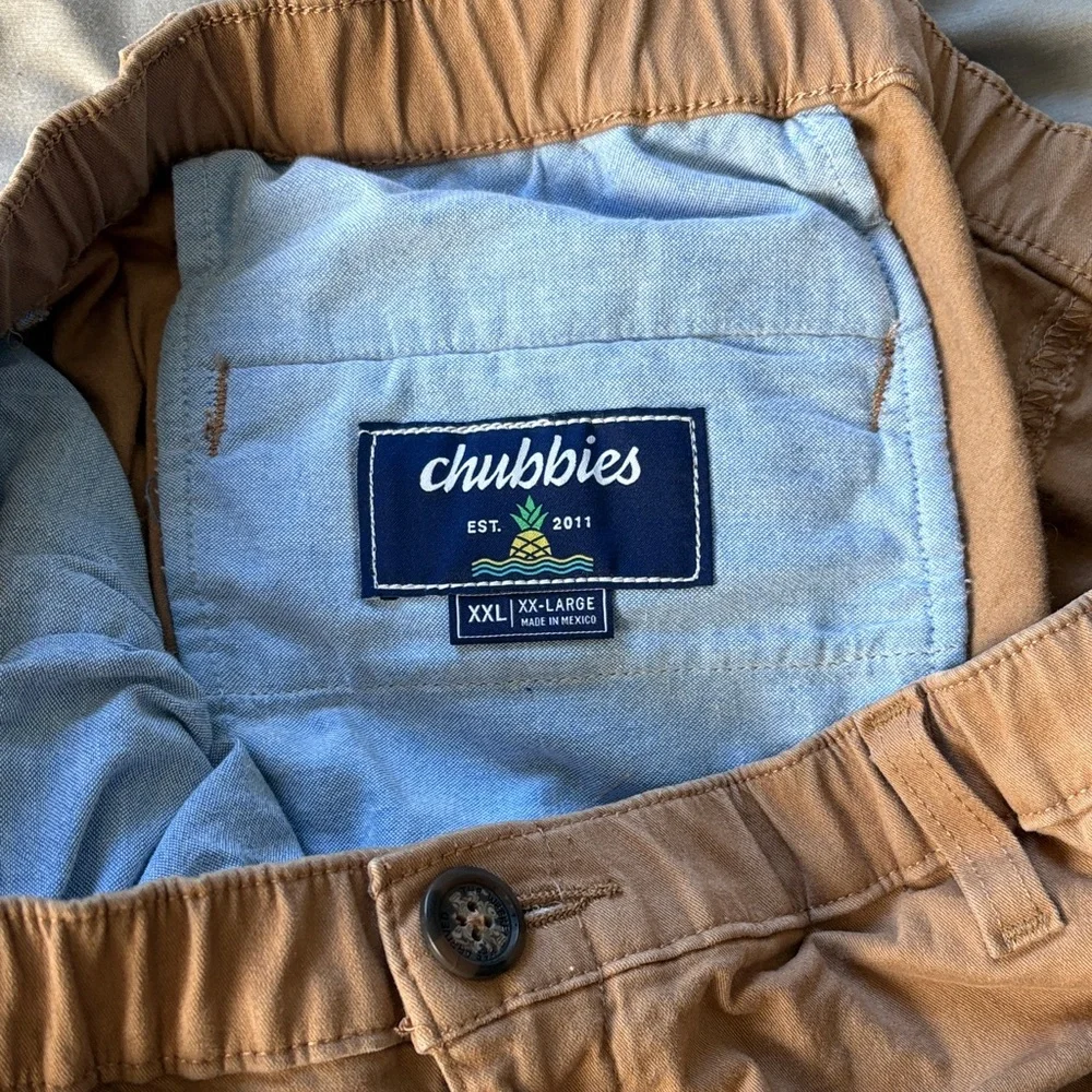 Chubbies Men's Tan Flat Front Shorts - Picture 3 of 3